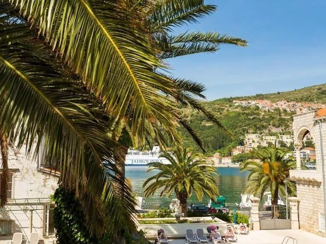 Appartamento Marini Dvori - Two-bedroom With Terrace *